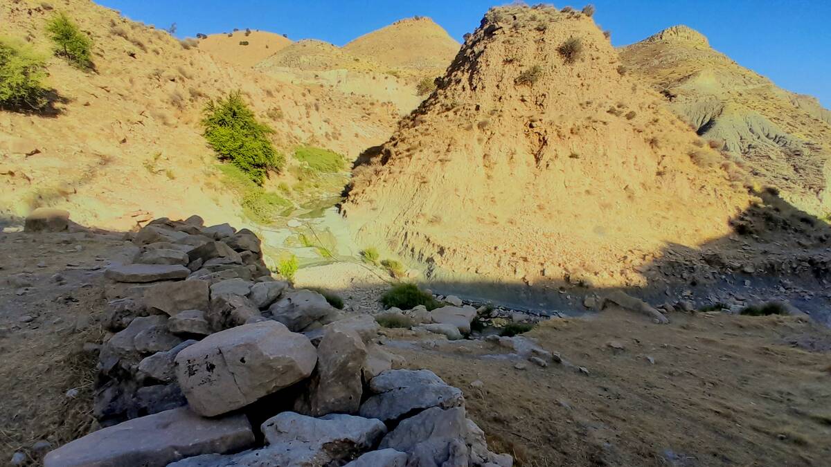 روستای برد‌زرد نگینی غریب در شهرستان لنده