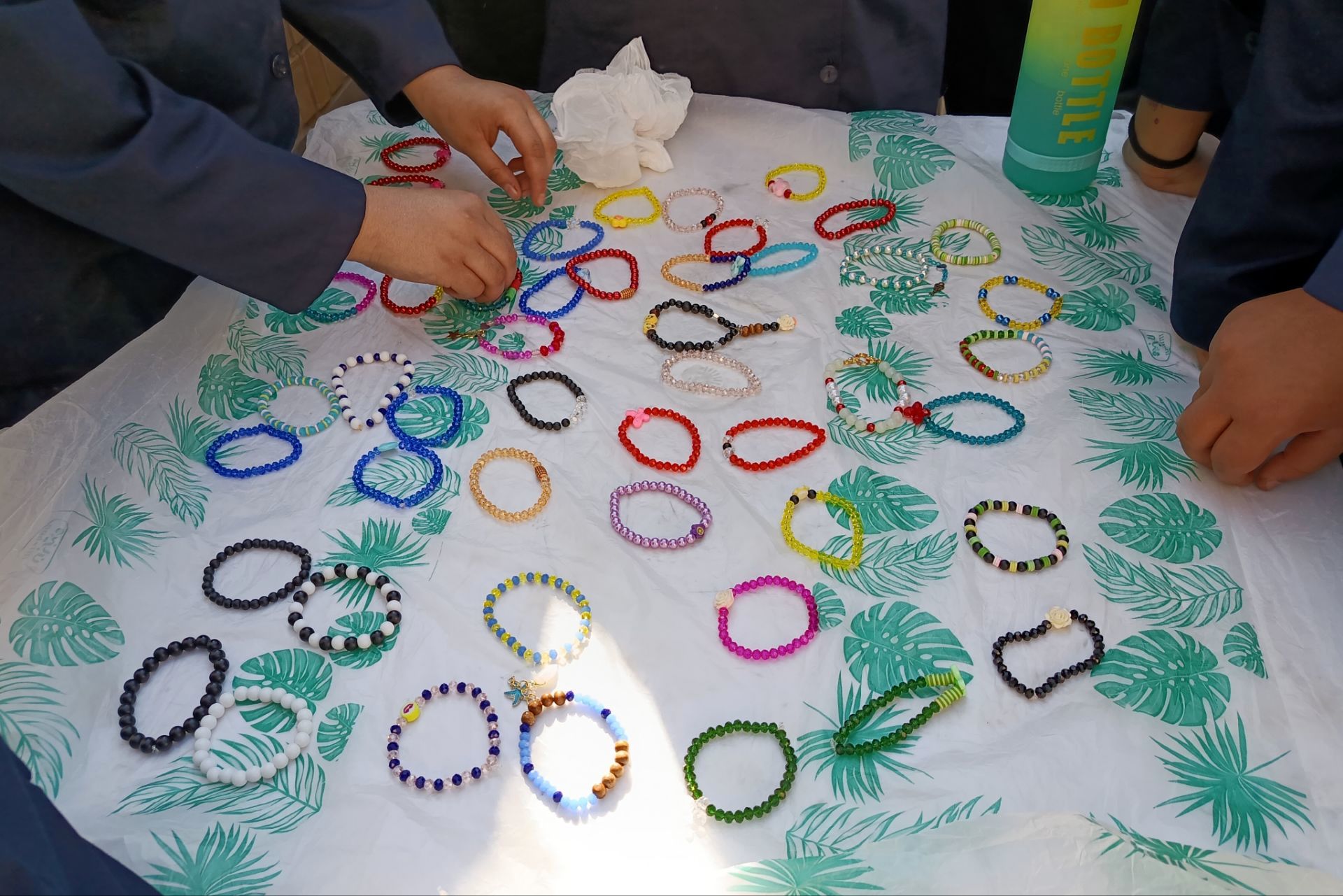 بازارچه غذا و صنایع دستی دانش آموزان دبیرستان صدیقه کبری 