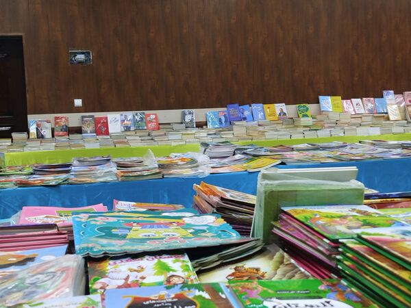 گشایش نمایشگاه کتاب در فرهنگسرای فاروج 