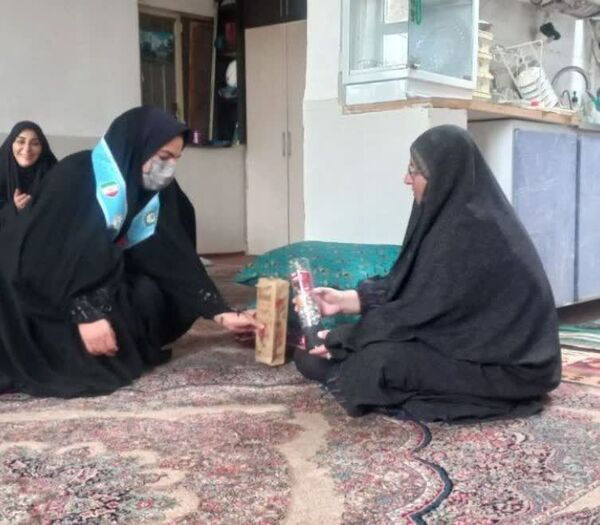 دیدار دانش آموزان آموزشگاه های شهید طاهری و عفاف شهر چنار با خانواده شهید شفیعی