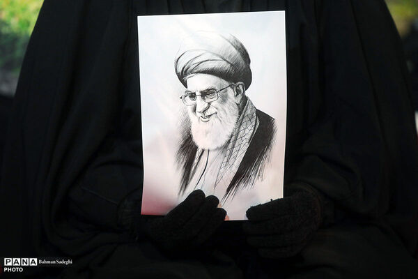 با موشک‌های خرمشهر انتقام خون شهدای مظلوم دانش آموز را می‌گیریم