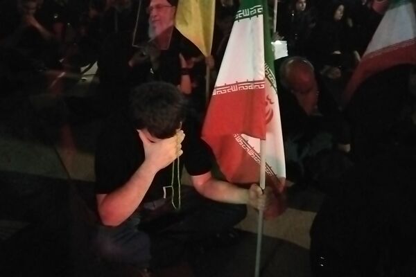 طنین نوای یا حسین در مسجد جامع نیشابور غرق در سوگ عاشورا