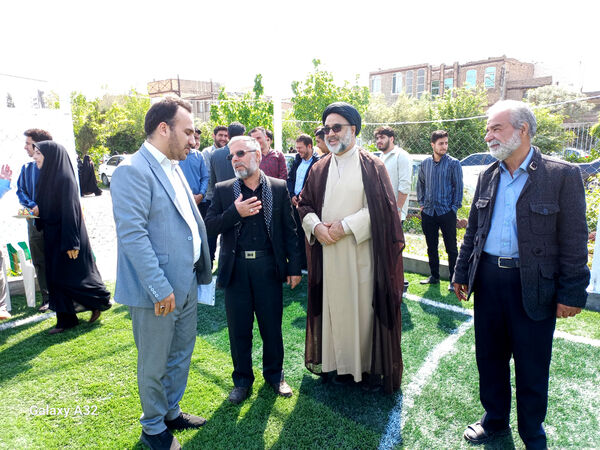 آیین افتتاح زمین چمن مدرسه بهار نور معرفت در قم