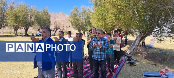قابی صمیمی از مهرورزی و همکاری دانش‌آموزان در دل طبیعت آیواز 