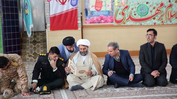 حضور پرشور مکلفین در مصلی بزرگ امام خامنه‌ای(مدظله العالی) با حضور بیش از ۱۰۰۰ هزار دانش‌آموز شهرستان