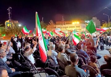 غرفه شهدای دانش آموز ورامین میزبان شما در میدان امام حسین (ع)