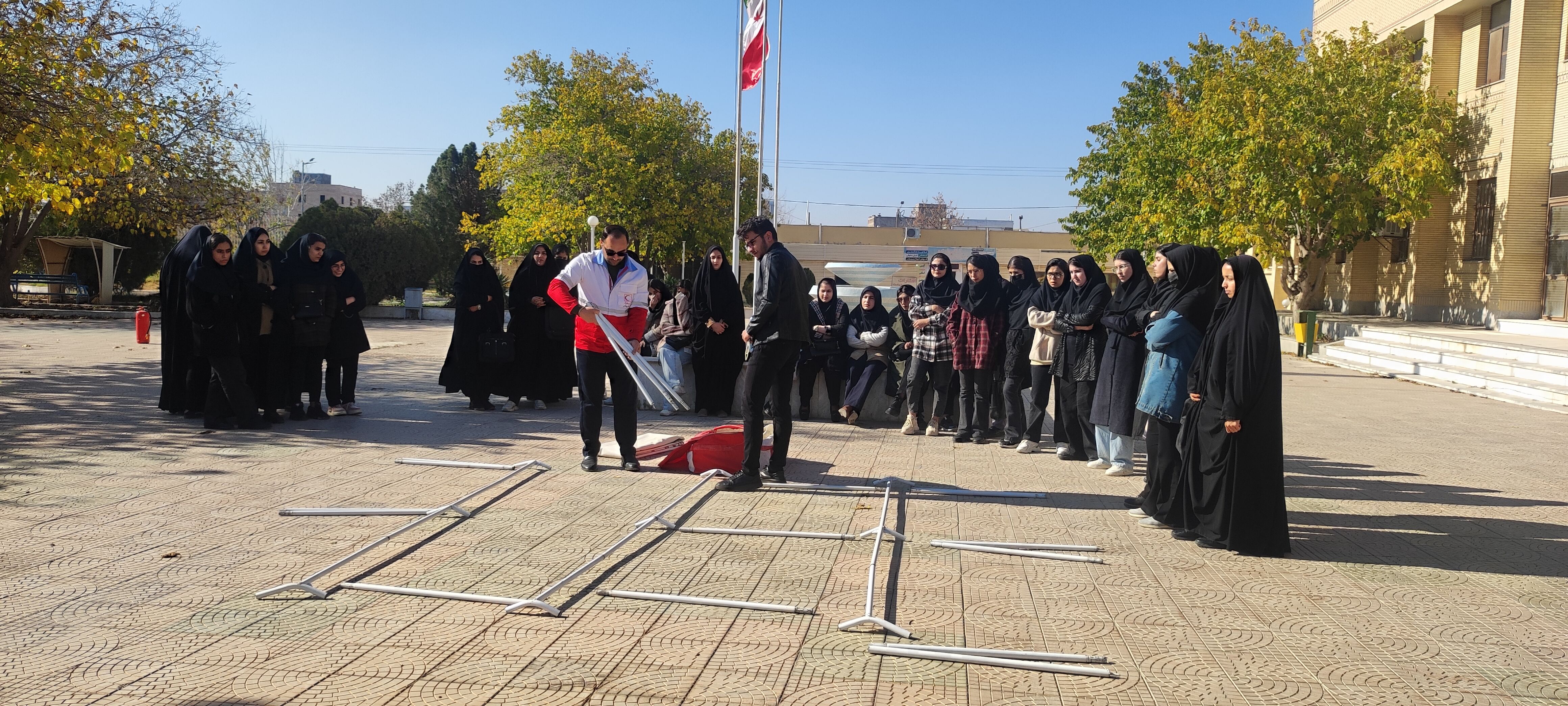 برپایی کارگاه آموزشی اسکان اضطراری هلال احمر در دانشگاه آزاد شیروان
