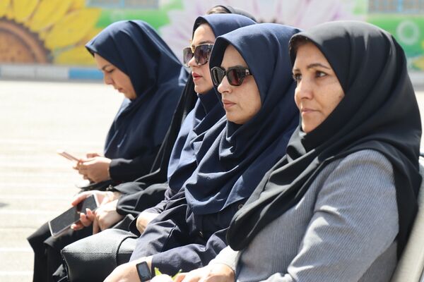 آیین گرامیداشت مقام معلم و به صدا درآوردن زنگ سپاس معلم در مدرسه شهید مرادی و شهید کلانتری پاکدشت