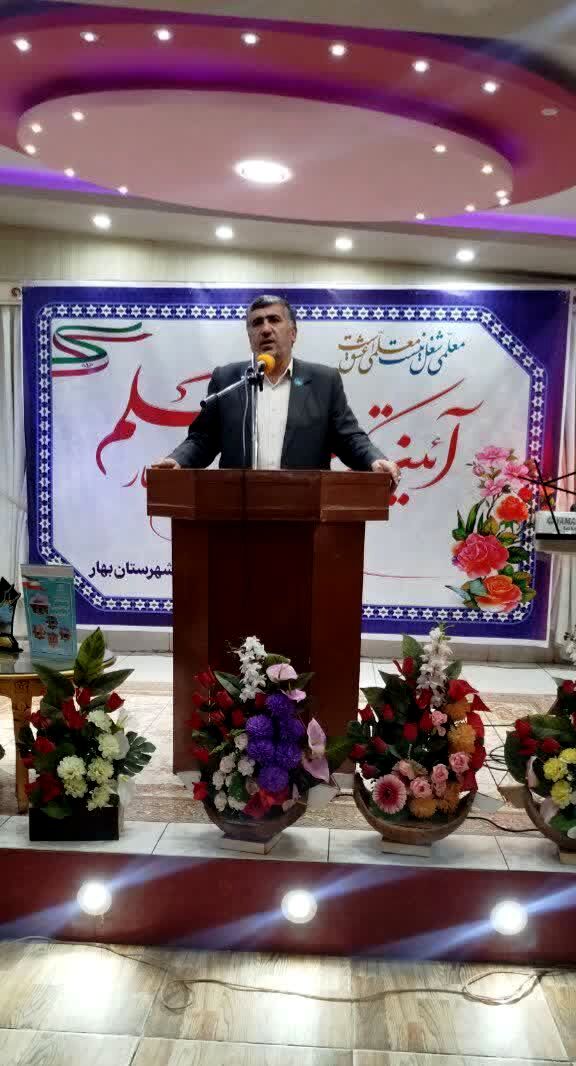 تقدیر از معلمان و تأکید بر عدالت آموزشی