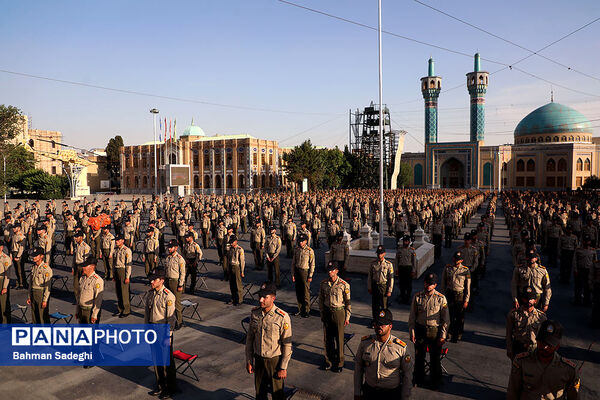 سالروز اهدای پرچم و نشان توسط فرماندهی معظم کل قوا به ارتش