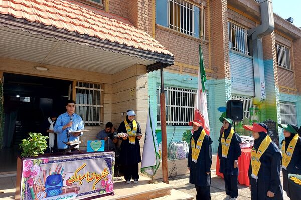 جشن عاطفه‌ها،  تجلی مهربانی دانش‌آموزان کهریزک 