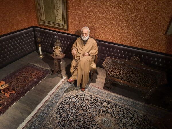 بازدید از موزه ملک و شرکت در همایش علوم انسانی توسط دانش‌آموزان علامه حلی ۵