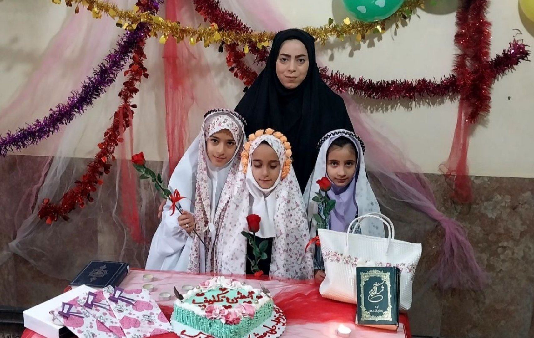 جشن تکلیف آغاز مسیر مسئولیت و آگاهی دینی دختران است