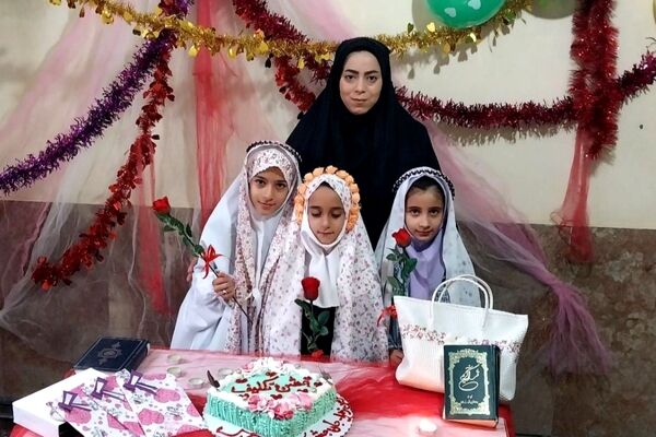جشن تکلیف آغاز مسیر مسئولیت و آگاهی دینی دختران است