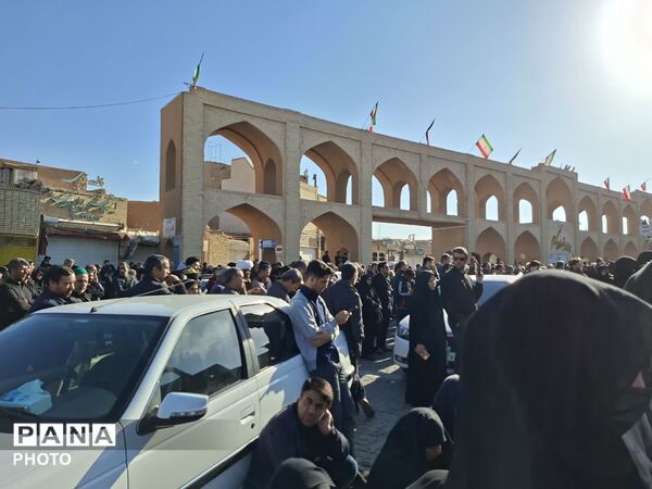 یزد، عزادار در سوگ پدر