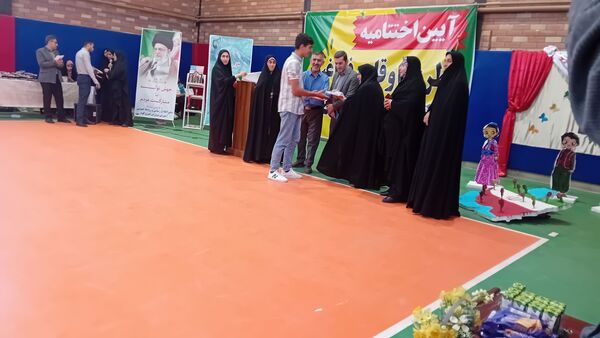 آیین اختتامیه طرح اوقات فراغت تابستانه و نمایشگاه مدرسه انقلاب در شهرستان فیروزکوه