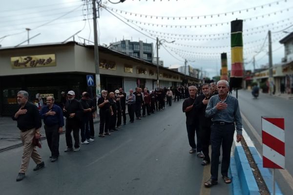 قدم‌هایی برای دلدادگی جاماندگان اربعین در خیابان‌های محمودآباد 