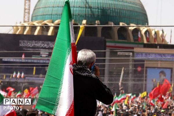 وداع با پیکر مطهر امام شهید در مصلای تهران