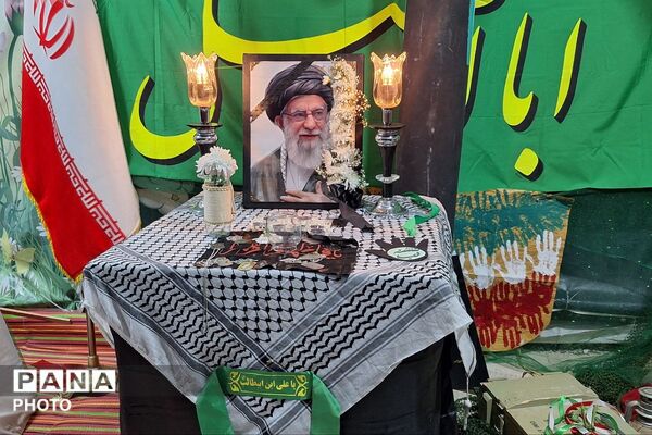 ادامه خدمت‌رسانی مواکب شهرری به تجمعات شبانه ضد صهیونیستی در میدان نماز 