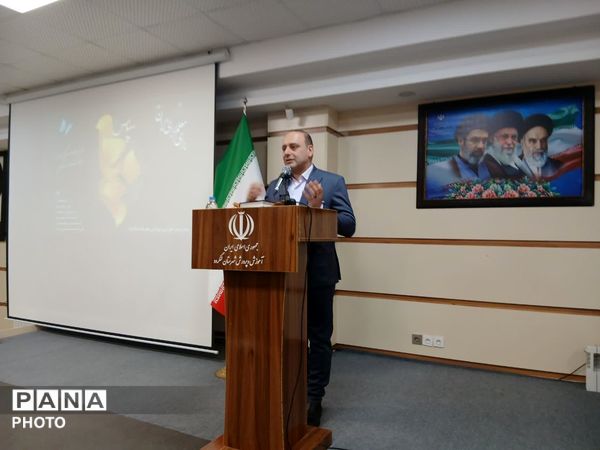بزرگداشت هفته مقام معلم با تجلیل از ۳۰ معلم نمونه و ۶۰ فرهنگی بازنشسته در لنگرود