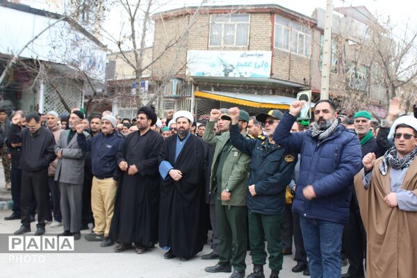 اجتماع مردم شهید پرور شهرستان فاروج در میدان رضوی در پی شهادت آیت الله العظمی امام خامنه‌ای (رضوان الله تعالی علیه) 