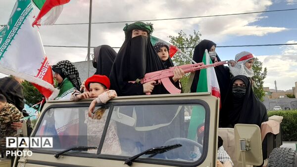 رزمایش بزرگ دختران جان فدای ایران در قم