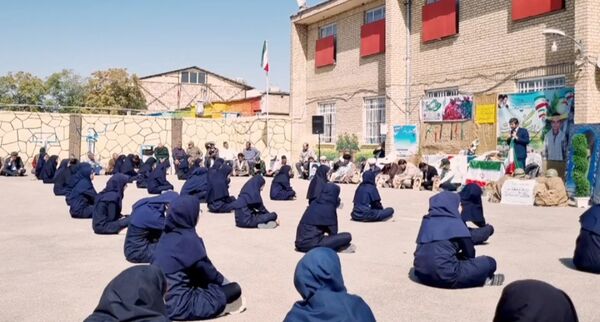 آیین افتتاحیه طرح بازگشایی مدارس و زنگ ایثار و مقاومت در شهرستان صالح آباد