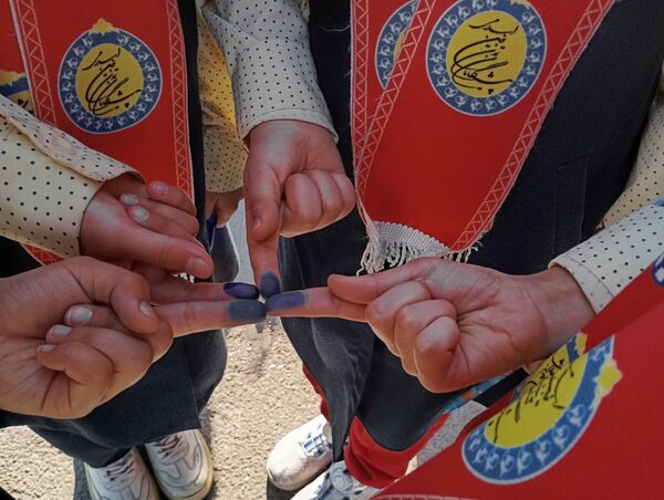 انتخابات شورای دانش آموزی در دبستان آرمینه مصلی نژاد ناحیه ۶ 