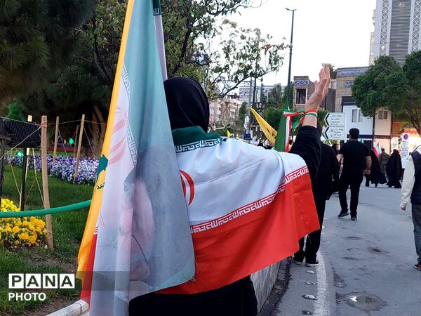 حضوری از جنس نور در چهلم رهبر انقلاب
