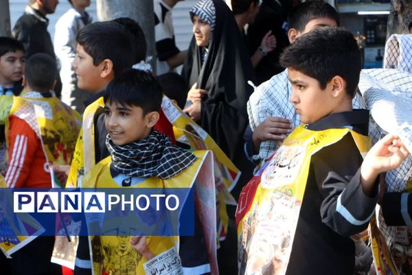 خروش دانش‌آموزان گرگانی در روز حماسه و بصیرت