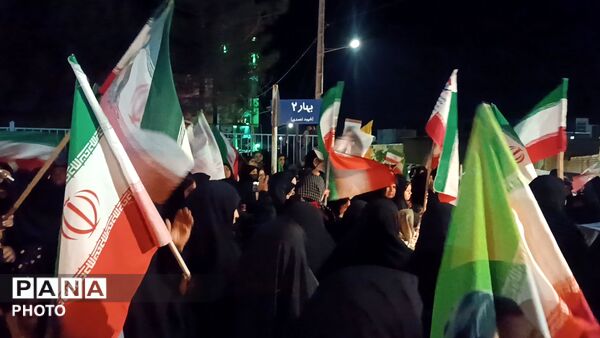 در خیابان ریشه دوانده‌ایم