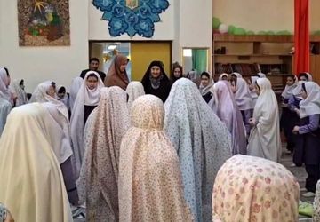 عطرحضور مادر نخستین شهید مدافع حرم شهرستان شاهرود در دبستان شاهد شهید باکری