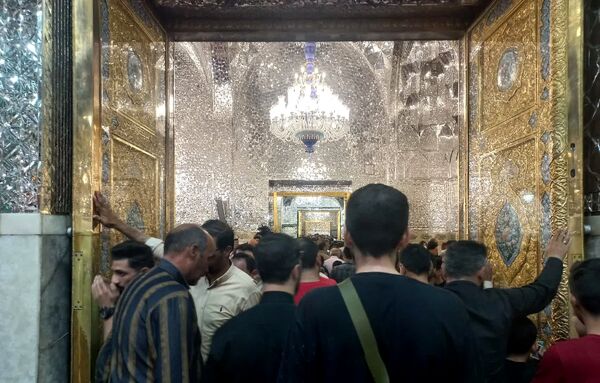 سیل عظیم زائران و مجاوران حرم امام رضا (ع) در روز آغاز امامت حضرت مهدی (عج)