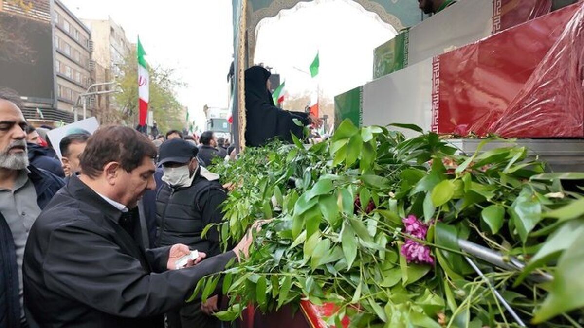 پاسخ دستیار مقام معظم رهبری به خام‌اندیشان و معاندان متوهم خارج‌نشین