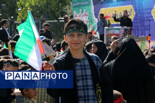 فریاد استکبار ستیزی از ورامین طنین انداز شد