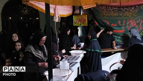 چایخانه هیئت فاطمه الزهرا در دومین شب از ماه محرم ۱۴۰۵ 