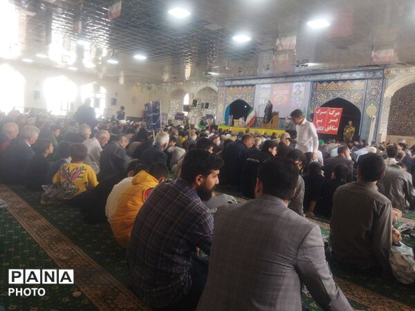 نماز عبادی سیاسی جمعه در امامزاده سید حمزه کاشمر 