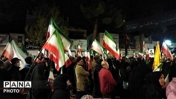 چهل روز ، چهل شب ؛ مردم نیشابور عزادار رهبر شهید و شهدای میناب هستند -۱