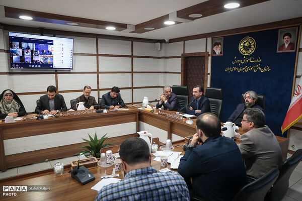 نشست قائم مقام معاون وزیر در سازمان دانش‌آموزی با مدیران سازمان و مسئولان خبرگزاری پانا استان‌ها به‌مناسبت روز خبرنگار