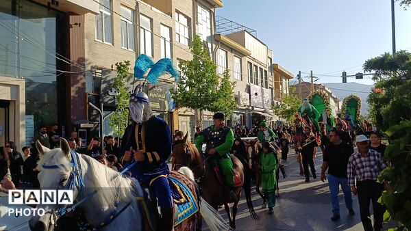 کاروان عاشورایی در تفرش همزمان با دومین روز محرم الحرام 