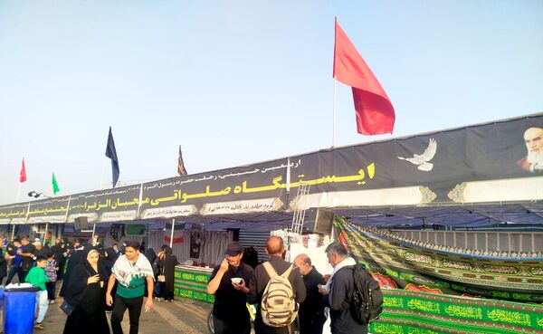 پیاده روی زائران وعاشقان امام علی بن موسی الرضا"ع"از مسیرباغچه تاتپه سلام