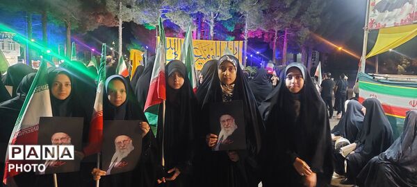 میدان‌های رشتخوار کلاسِ درسِ وفاداری و مشقِ وطن‌دوستی