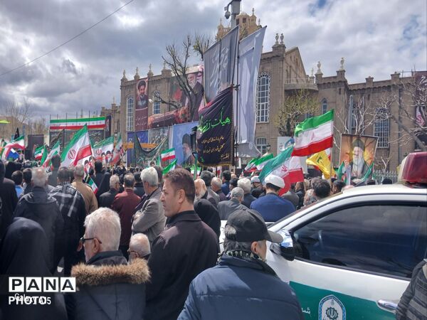 در فراق رهبر شهیدمان به میدان آمدیم 