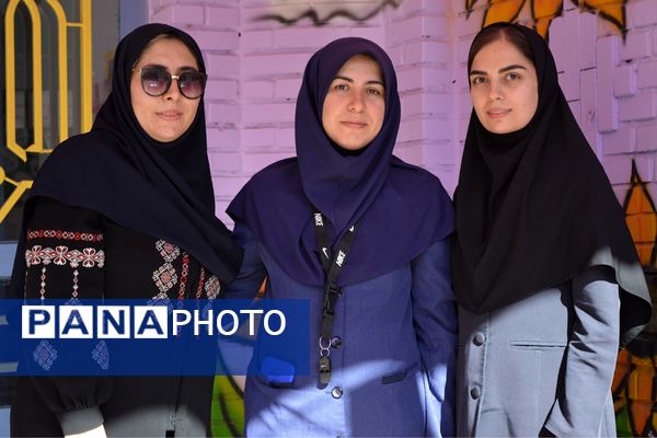 جشن میلاد حضرت زینب(س) با حضور مادران پرستار در دبستان علویان بهارستان‌دو