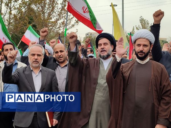 حضور دانش‌آموزان ملاردی در راهپیمایی روز سیزده آبان 