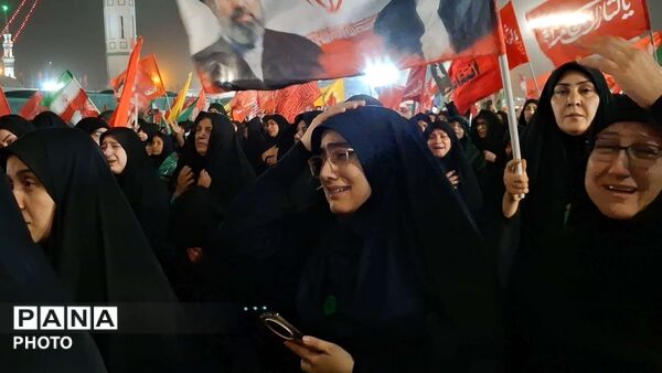 بیعت مردم با آقای شهید ایران 