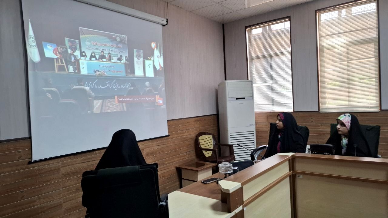 نشست صمیمی اعضای مجلس دانش‌آموزی و خبرنگاران پانا با معاون تربیت‌بدنی و سلامت آموزش و پرورش قم