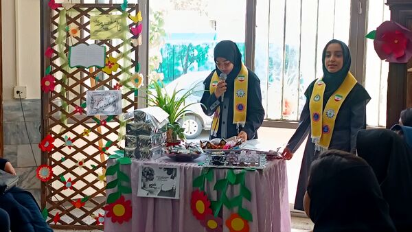 گرامیداشت روز معلم و روز دختر در مدرسه‌ عطیه۲