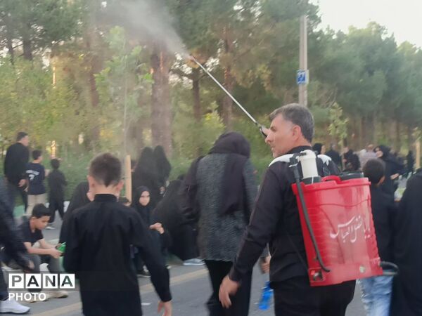 از امنیت مأمور تا عطر اسپند یک عاشق سمفونی خدمت در مسیر پیاده روی اربعین حسینی 