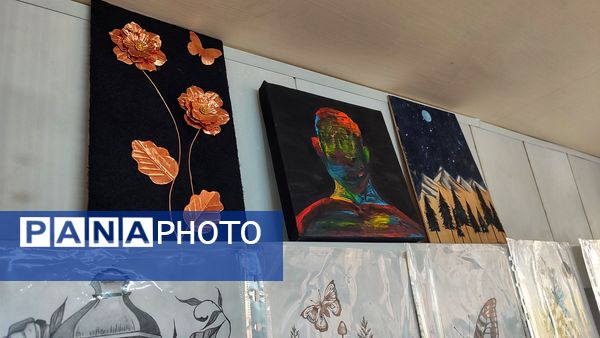 نمایشگاه هنری دانش آموزان در دبیرستان مهردخت 